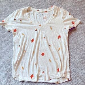Ann Taylor Loft Acorn Leaf Everyday V-Neck Tee Fall Autumn XS